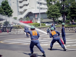 写真:放水2