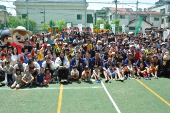 写真:2020年東京五輪777日前イベント集合写真