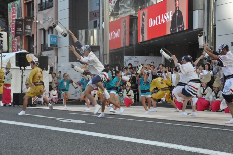 阿波踊りの様子