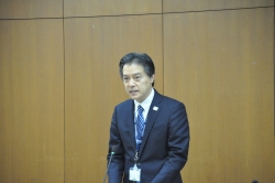 写真:会議冒頭の区長挨拶の様子