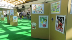 写真:ポスター展示