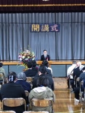 写真:開講式でのごあいさつ2