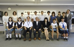 写真:表彰後の記念撮影(集合写真)