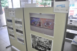 写真:「日学・黒板アート甲子園」 黒板アート作品・写真パネル展 展示の様子