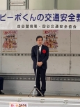 写真:ごあいさつする区長