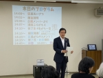 写真:ごあいさつする区長