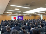 写真:ごあいさつする区長