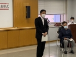 写真:ご挨拶する区長