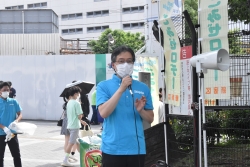 写真:区長のあいさつの様子