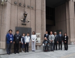 写真:除幕式出席者との集合写真