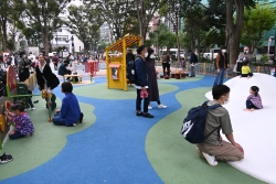 ちびっこ広場完成記念 「新宿中央公園オータムフェスタ」を開催小写真2