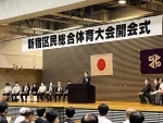 写真:ご挨拶する区長