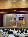 写真:ご挨拶する区長
