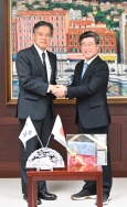 写真:中区長との集合写真