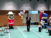 写真:挨拶する区長