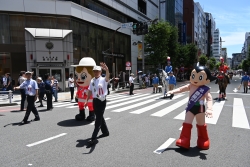 7月・8月は「社会を明るくする運動」強調月間 新宿通りで広報パレードを実施小写真1