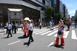 7月･8月は「社会を明るくする運動」強調月間 新宿通りで広報パレードを実施小写真1