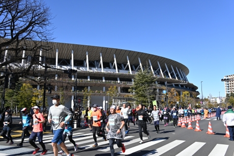 約14,000人のランナーがまちを駆ける新宿の「冬の風物詩」    1月28日 新宿シティハーフマラソン・区民健康マラソンを開催大写真