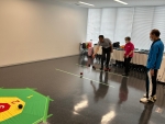 写真:ボッチャ体験の様子