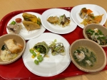 写真:料理の試食