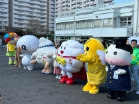 写真[3]：応援にきたキャラクターたち
