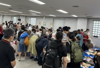 写真[2]：リサイクルバザーの様子