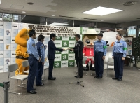 写真[2]：協力依頼書の交付