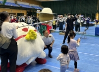 写真[3]：パン食い競争の様子