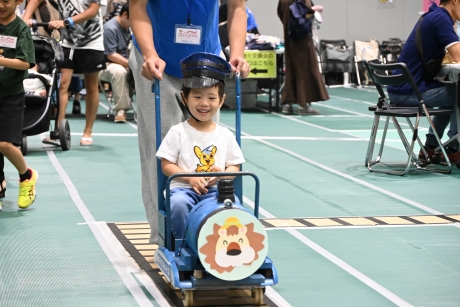 新宿子育てメッセを開催 手をつなごう みんなで子育て ハッピースマイル大写真