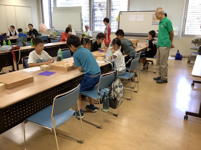 夏休み小学生将棋大会画像